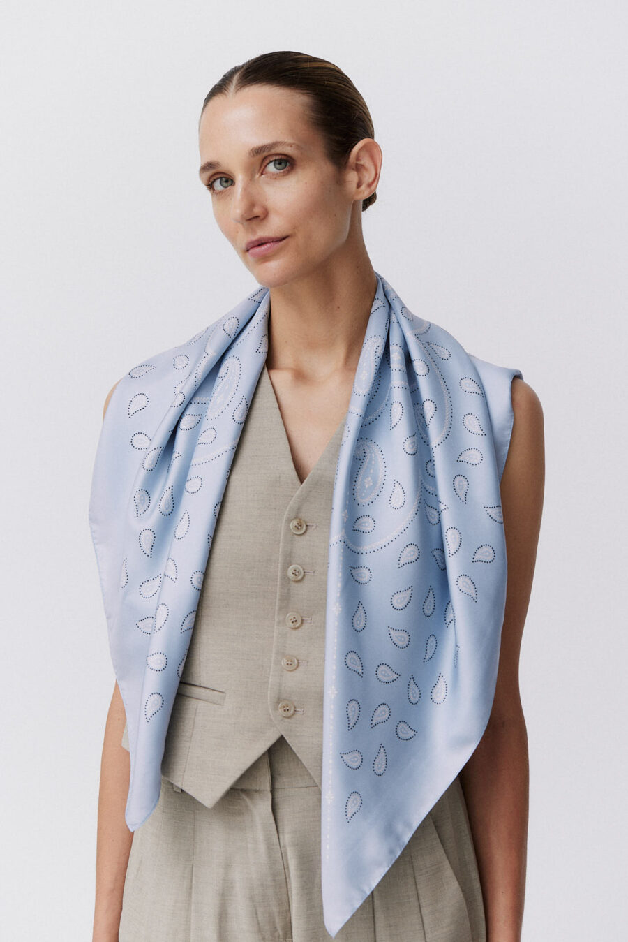 Seidentuch Paisley 90 Light Blue – Bild 2